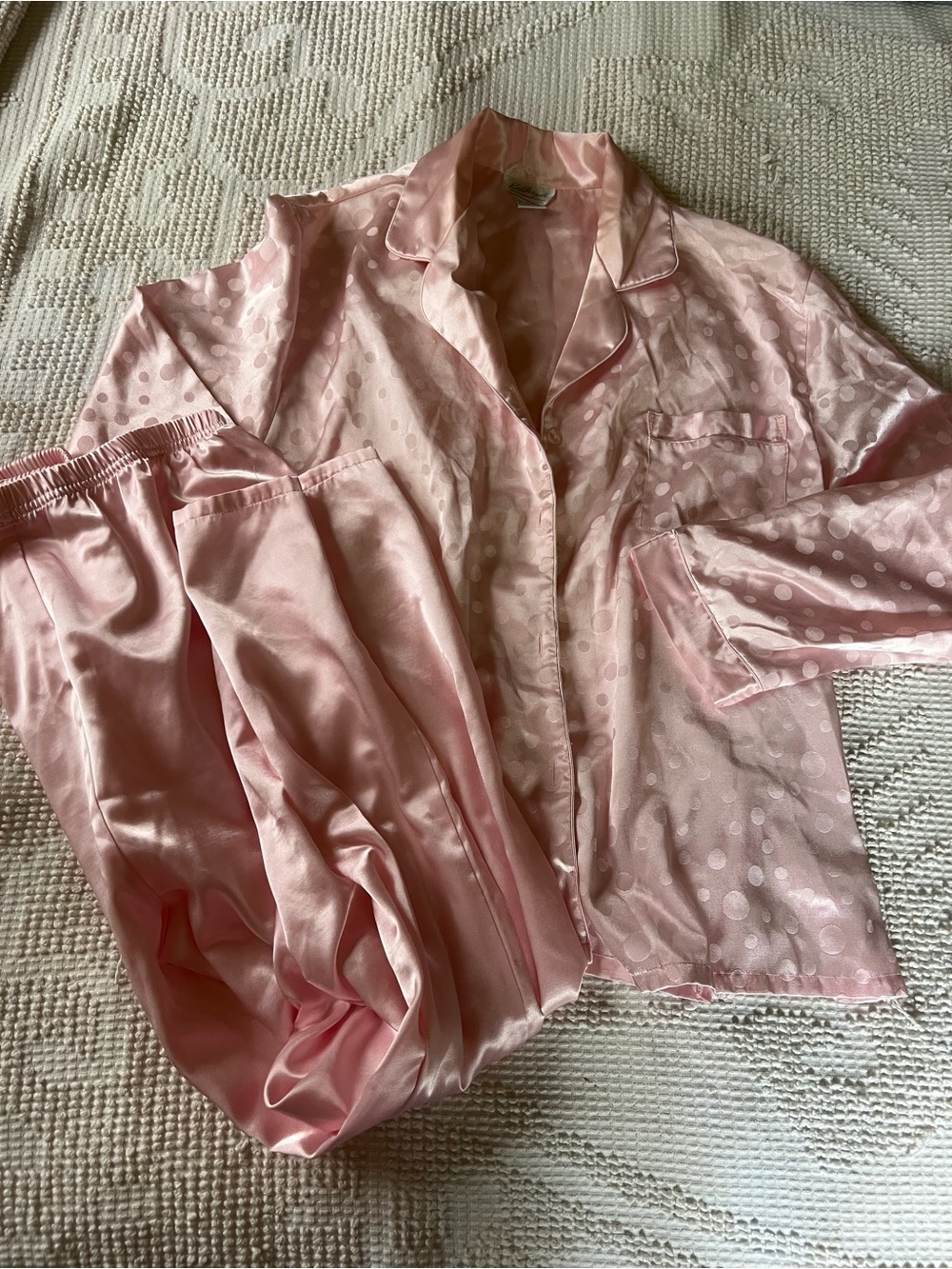 Vintage 80s satin Silky Pink Women's Pajama Set - Classic Button-Up Top & Pants
